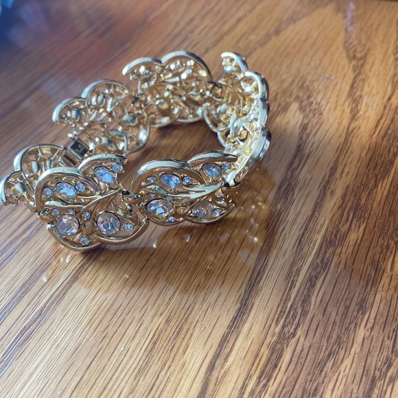 Trifari Jewelry - Trifari Vintage Crown Trifari Crystal Gold Bracelet